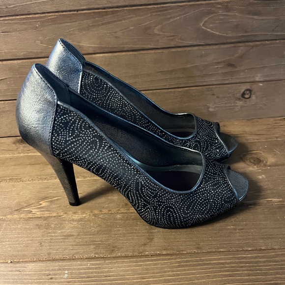 Style & Co Open toes 3inch heal black and gray mess & silver. 8.5 - Picture 2 of 7